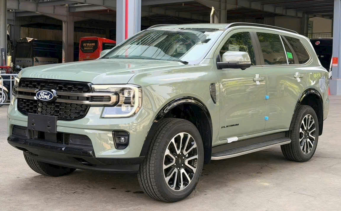 Ford Everest Platinum 2.0L 10AT 4X4