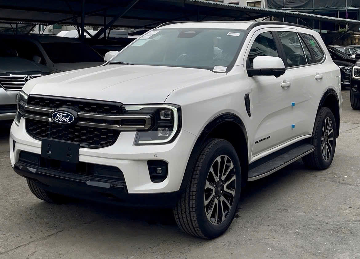 Ford Everest Platinum 2.0L 10AT 4X2